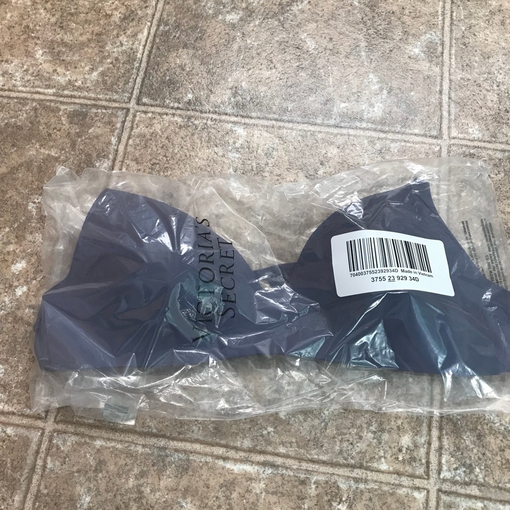 NWT🎉 Victoria’s Secret No Underwire T-Shirt Bra